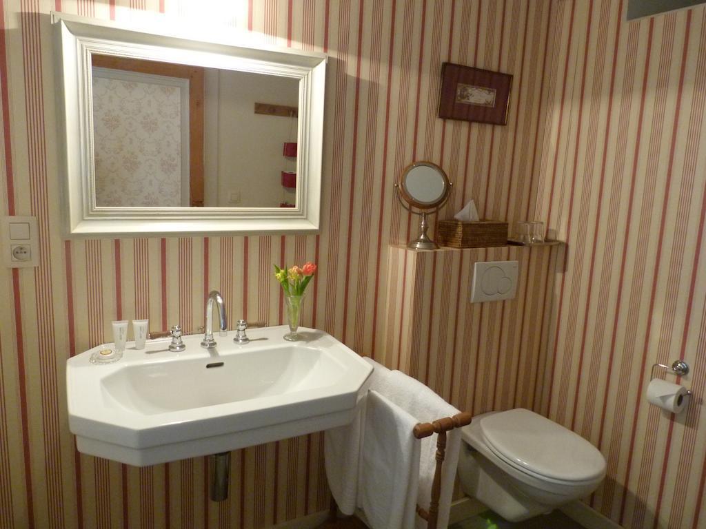 Guesthouse Alizee Lovaina Quarto foto
